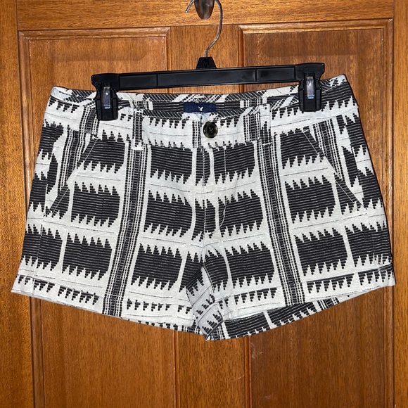 American Eagle Outfitters Pants - 🌺AMERICAN EAGLE OUTFITTERS Medi Shorts. Size 6🌺